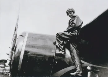 Amelia Earhart, 1932 
